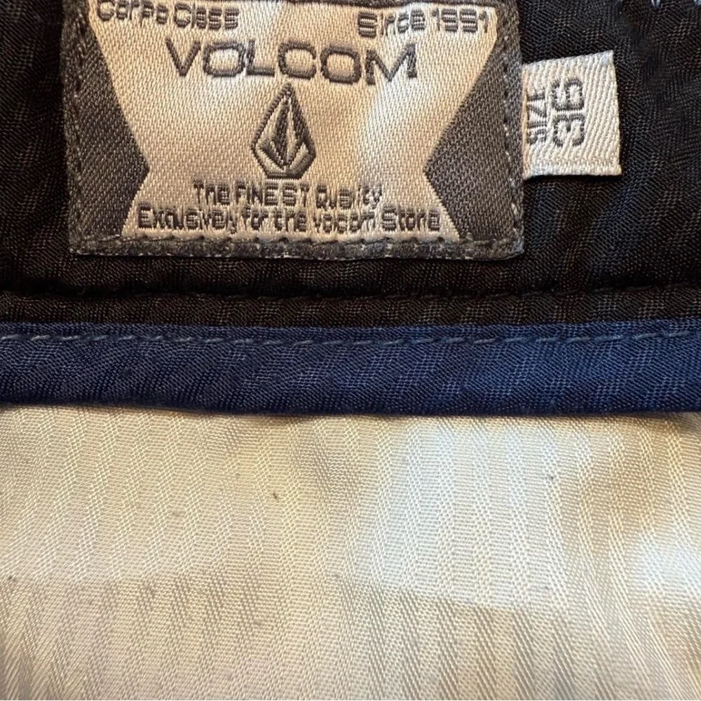 Volcom Men’s Gray Chino Flat Front Shorts Size 36